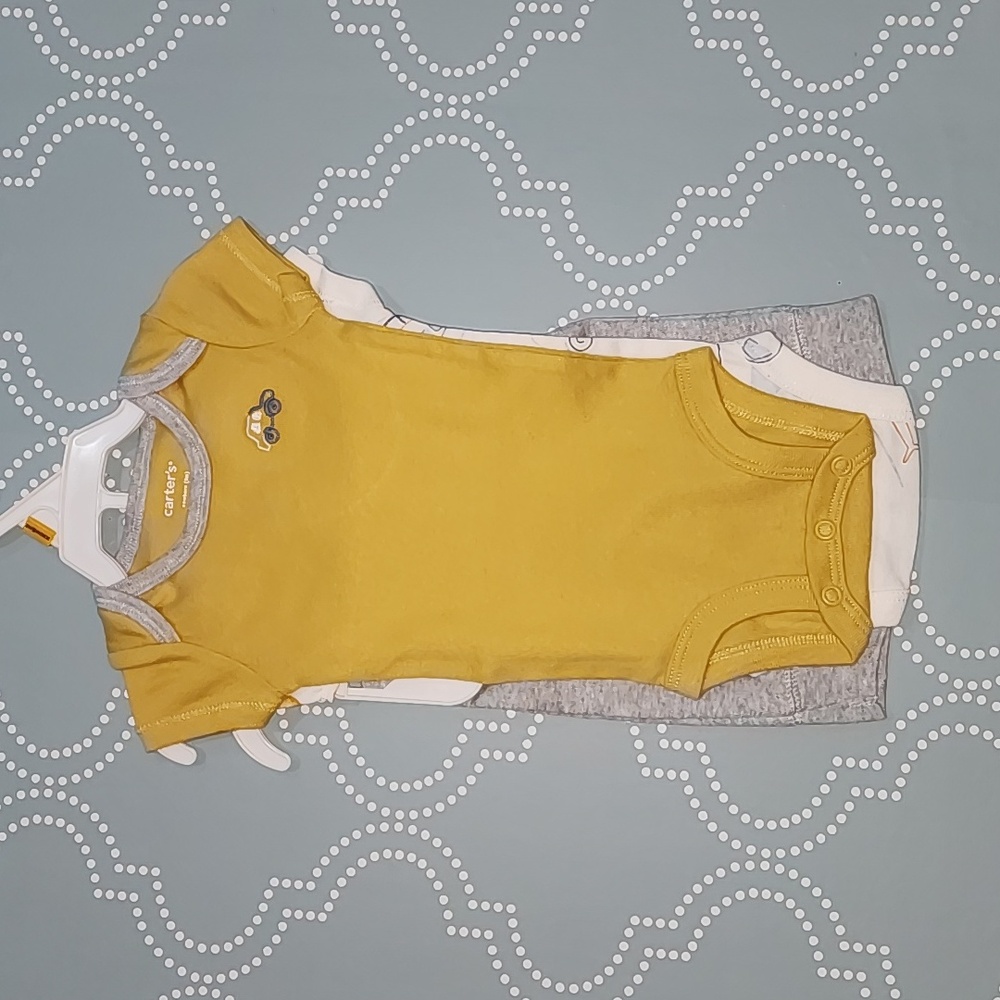 NWT Newborn Carters planes and cars onesie and pants set